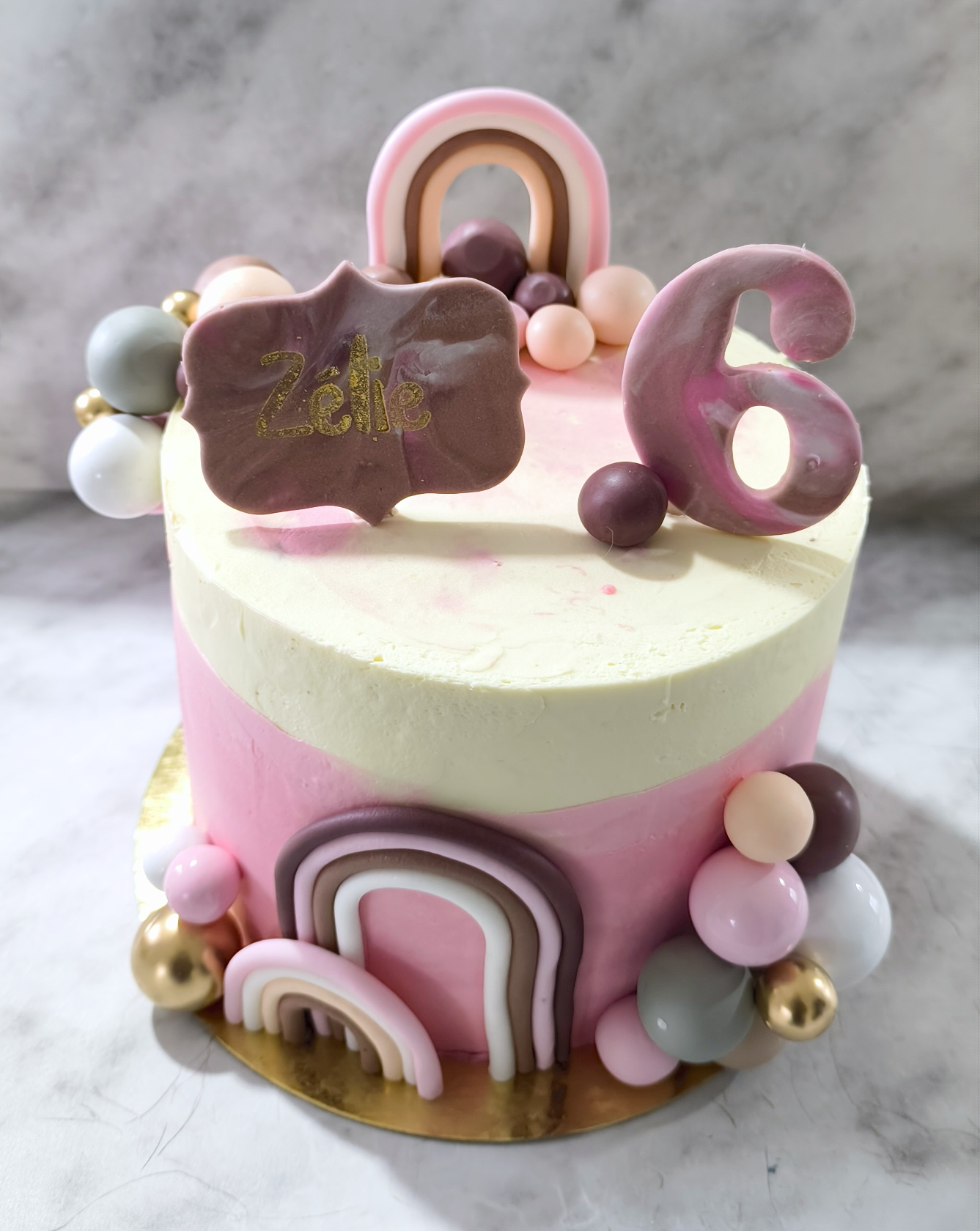 Layer cake arc en ciel rose